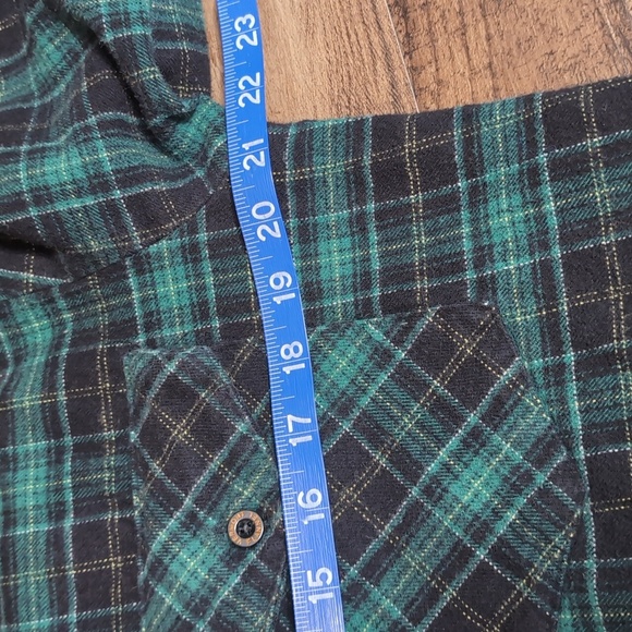 The Vermont Flannel Co. Black/Green Plaid Flannel Button Up USA Made Size XS - Picture 9 of 10